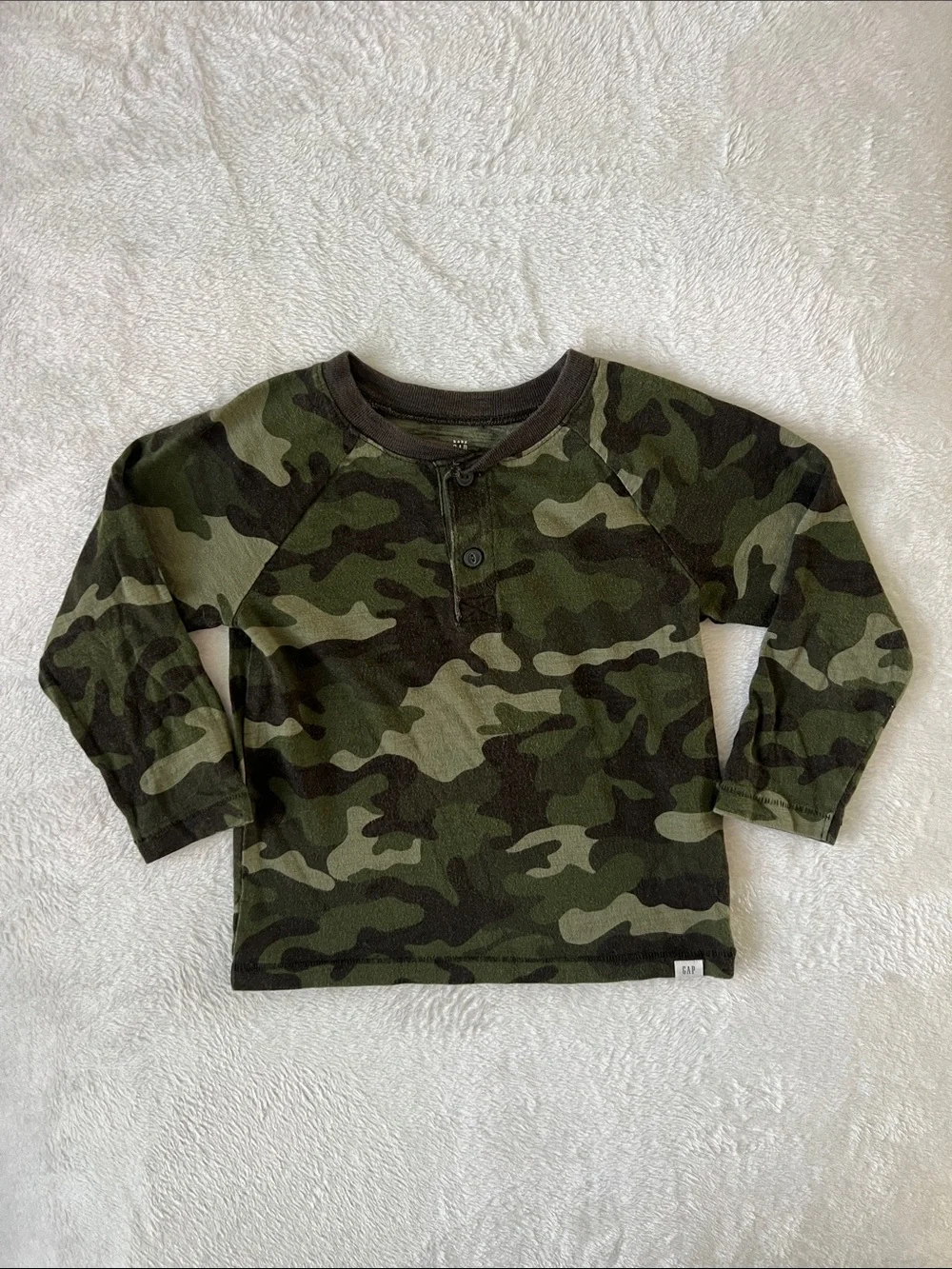 GAP Kids Camouflage Henley Long Sleeve Tee - Olive & Dark Green